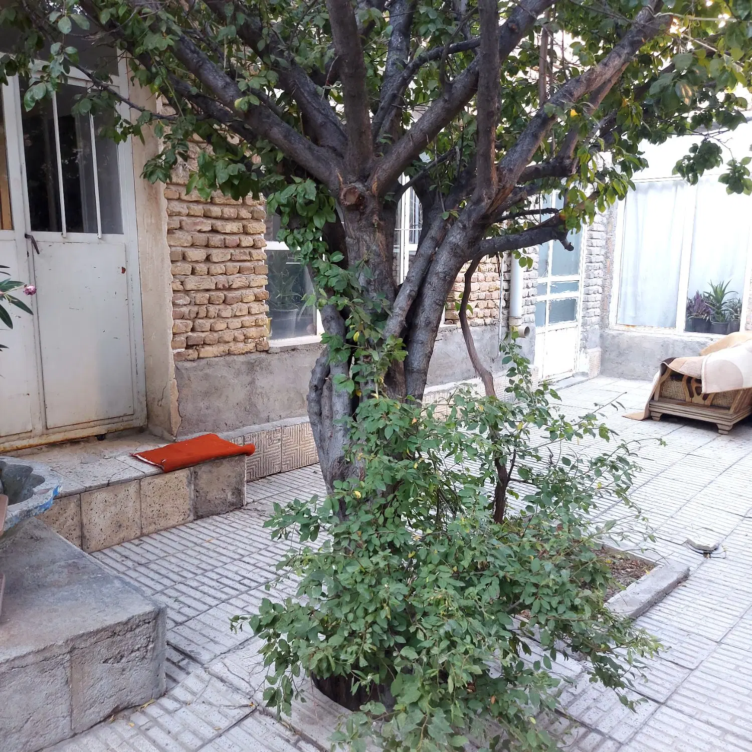 خانه ویلای ۱۹۸ متری_ متری ۳۵ م _مناسب ساخت_خ عباسی