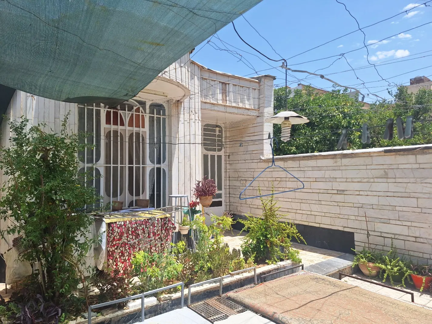 فروش خانه ویلایی سر سه نبش دو بر کوچه