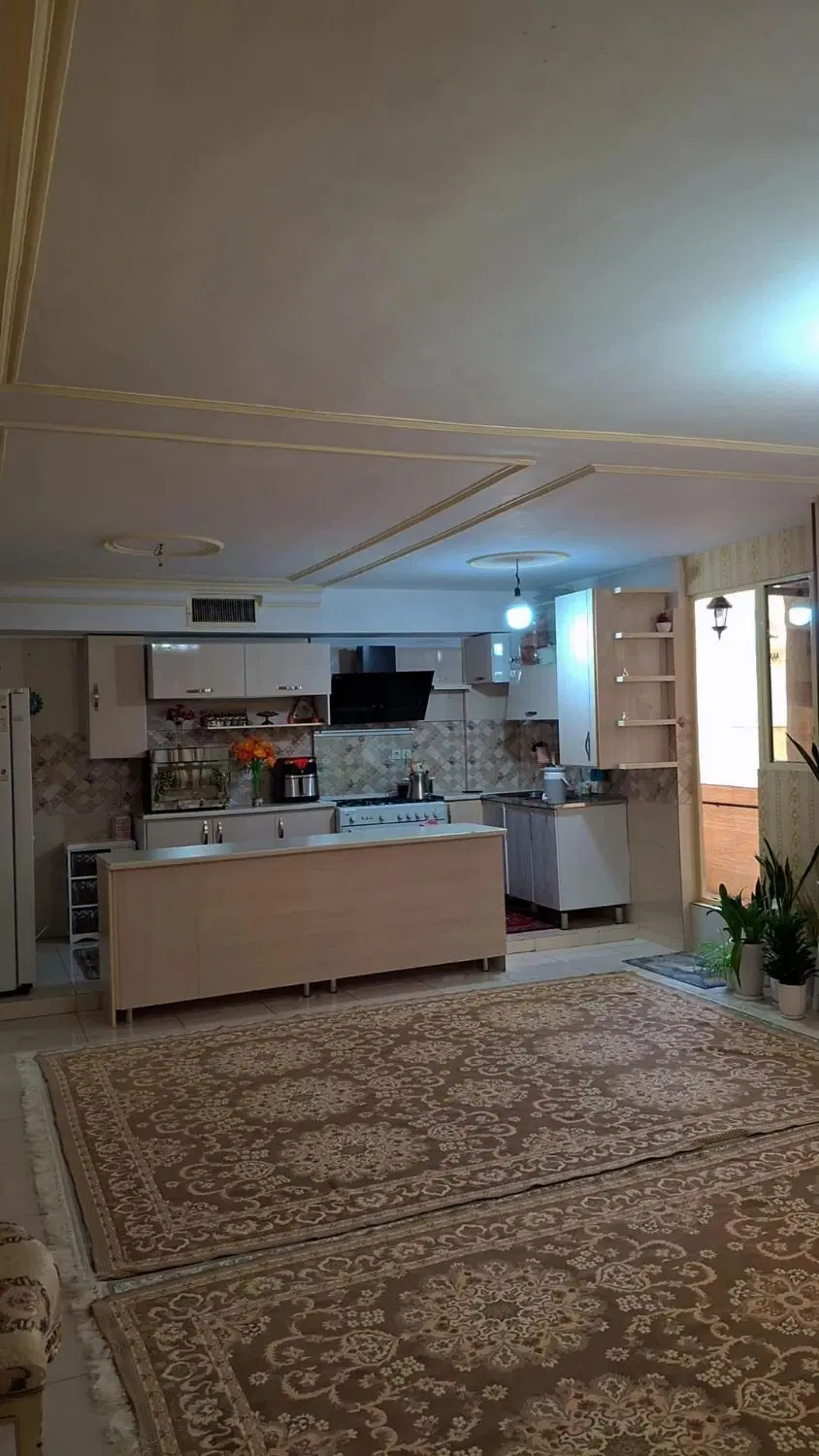 آپارتمان تک واحدی