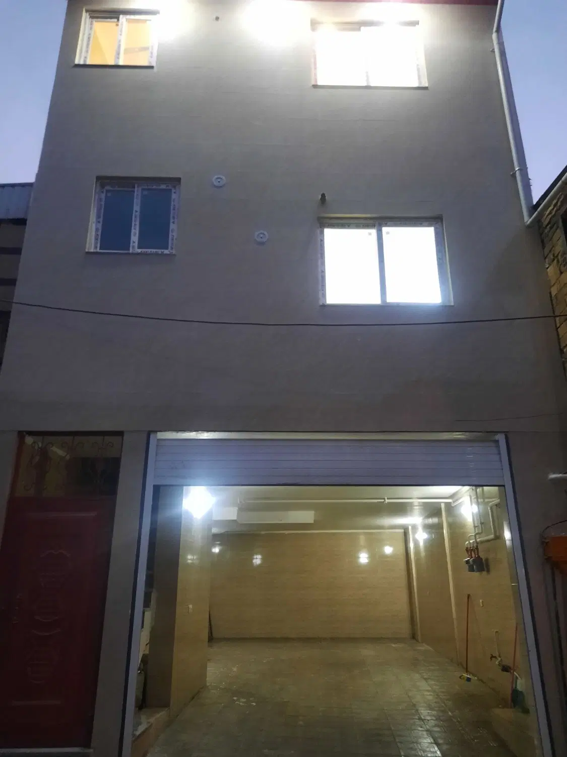 خانه دوطبقه روی پیلوت