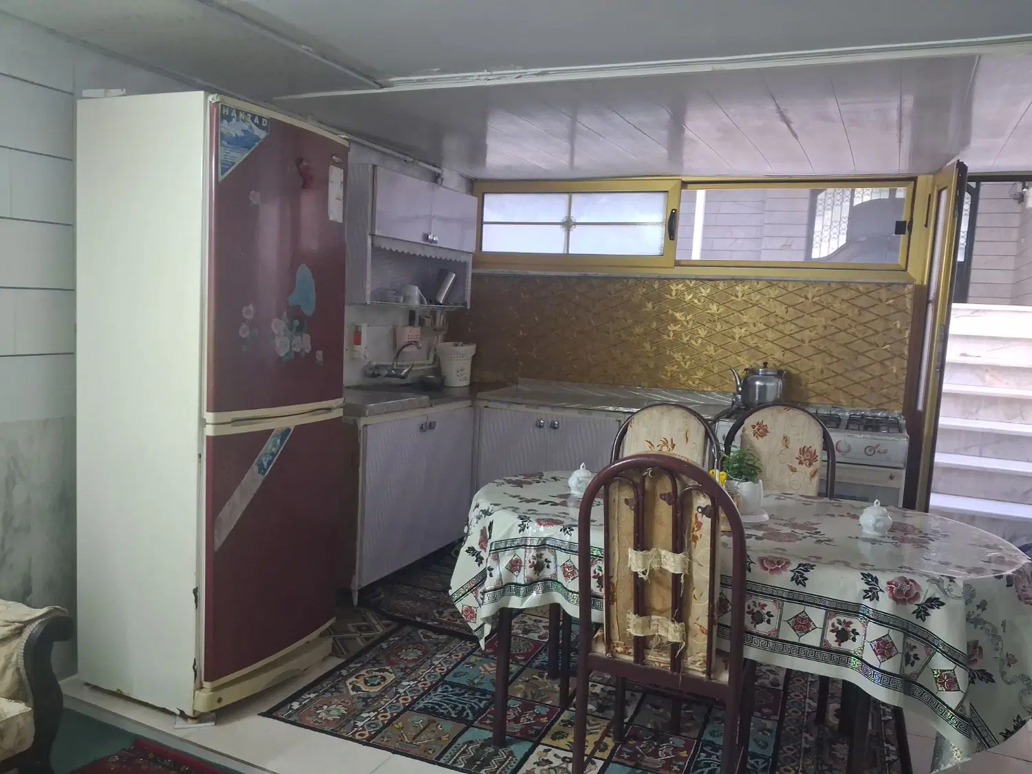 سوئیت خالی و آماده تحویل میباشد