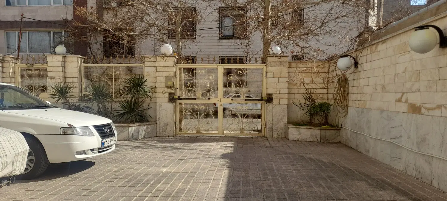 واحد ۷۰ متری فوق‌العاده شیک لوکیشن عالی