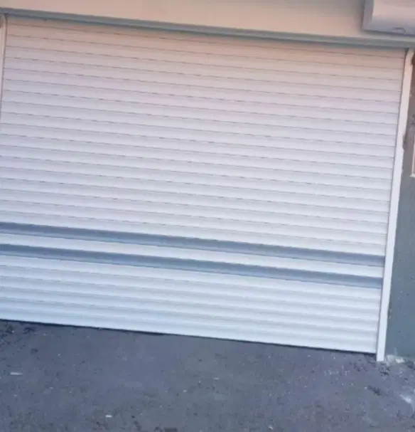 مغازه بر خیابان حوالی گجیل