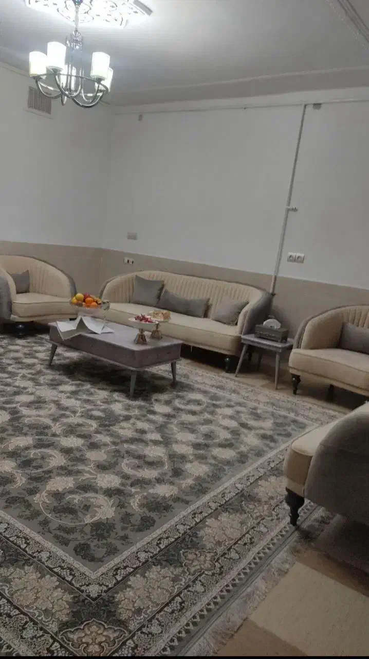 ویلایی درب حیاط