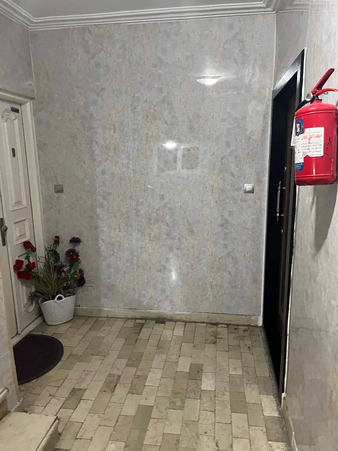 اپارتمان اداری تجاری مطهری ۶۰متری