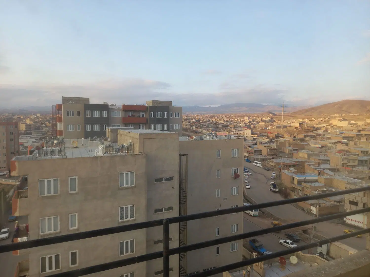 اجاره آپارتمان دو خوابه پشت بیمارستان در اهر
