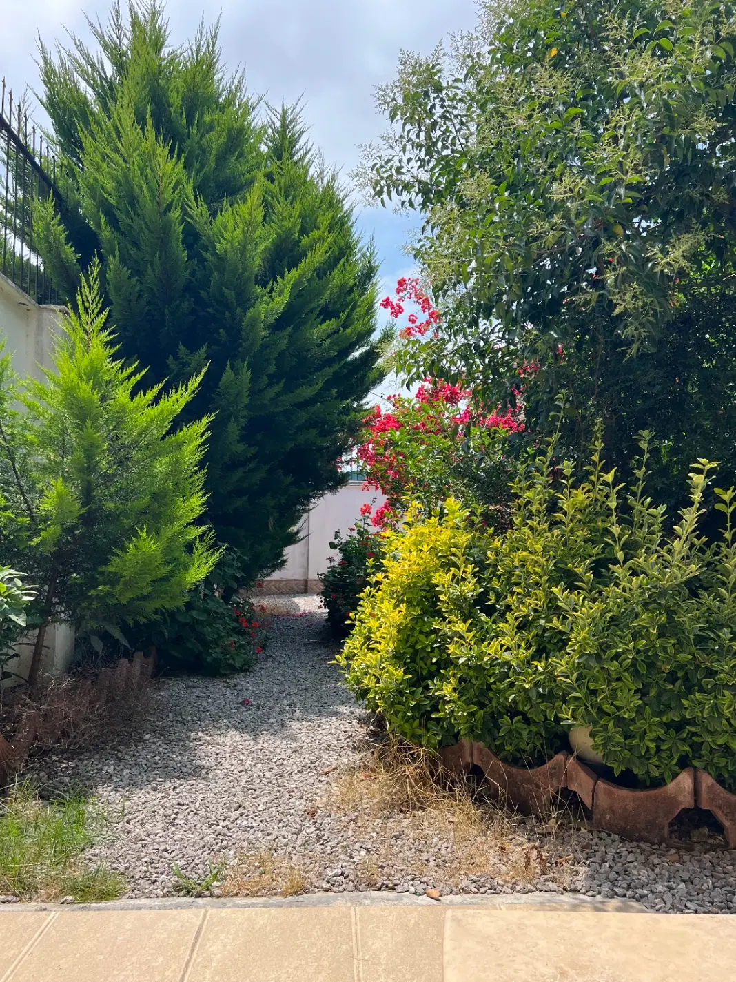 ویلایی باغچه ۳۲۰متری سند دار هادیشهر
