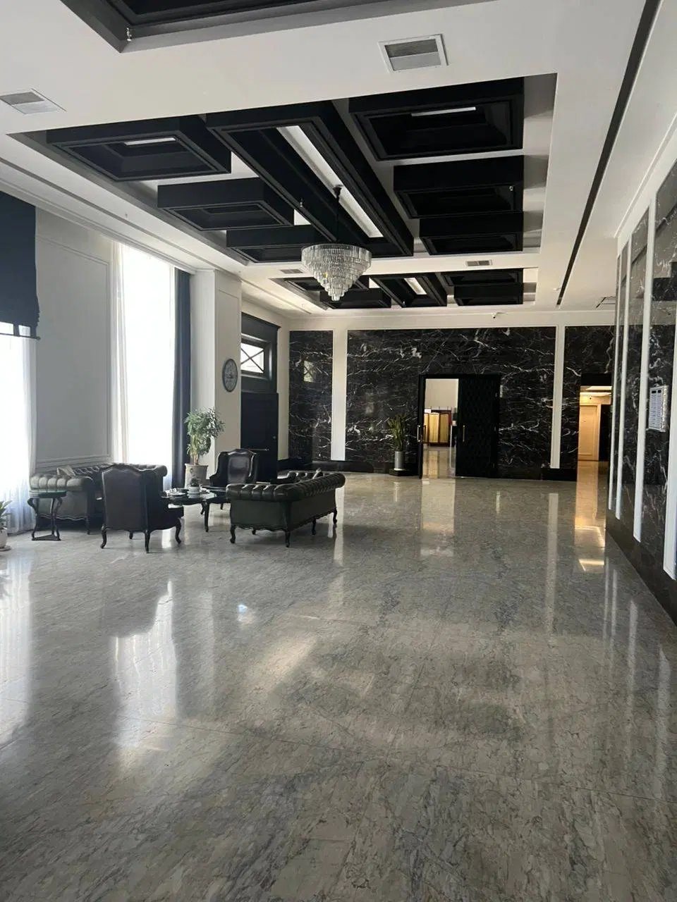 ۴۶۰ متر تاپ لوکیشن اداری جردن (سند)