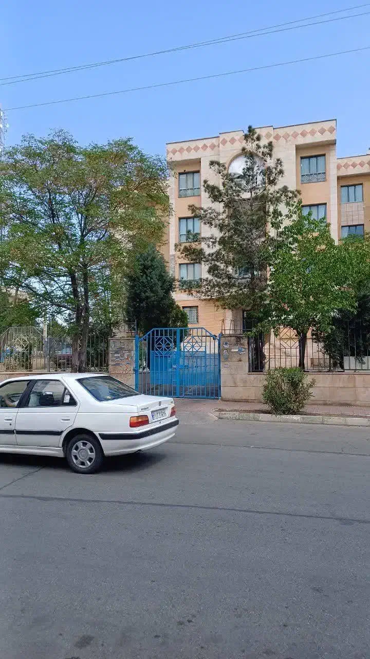 ۹۹ متری فاز ۲ پرند_سند ازاد_معاوضه با خودرو_۲تراسه