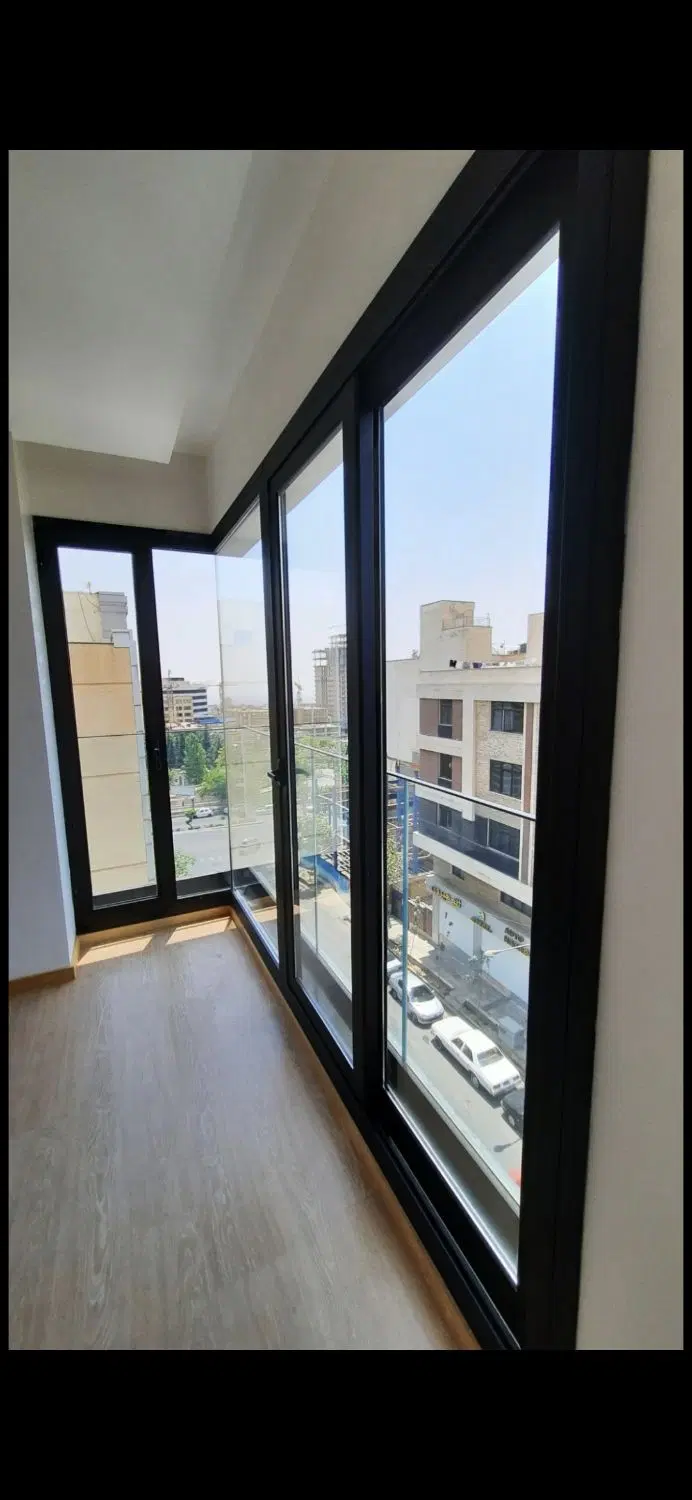 ۳خوابه ۱۵۶متری ۴پارکینگ سندی فول