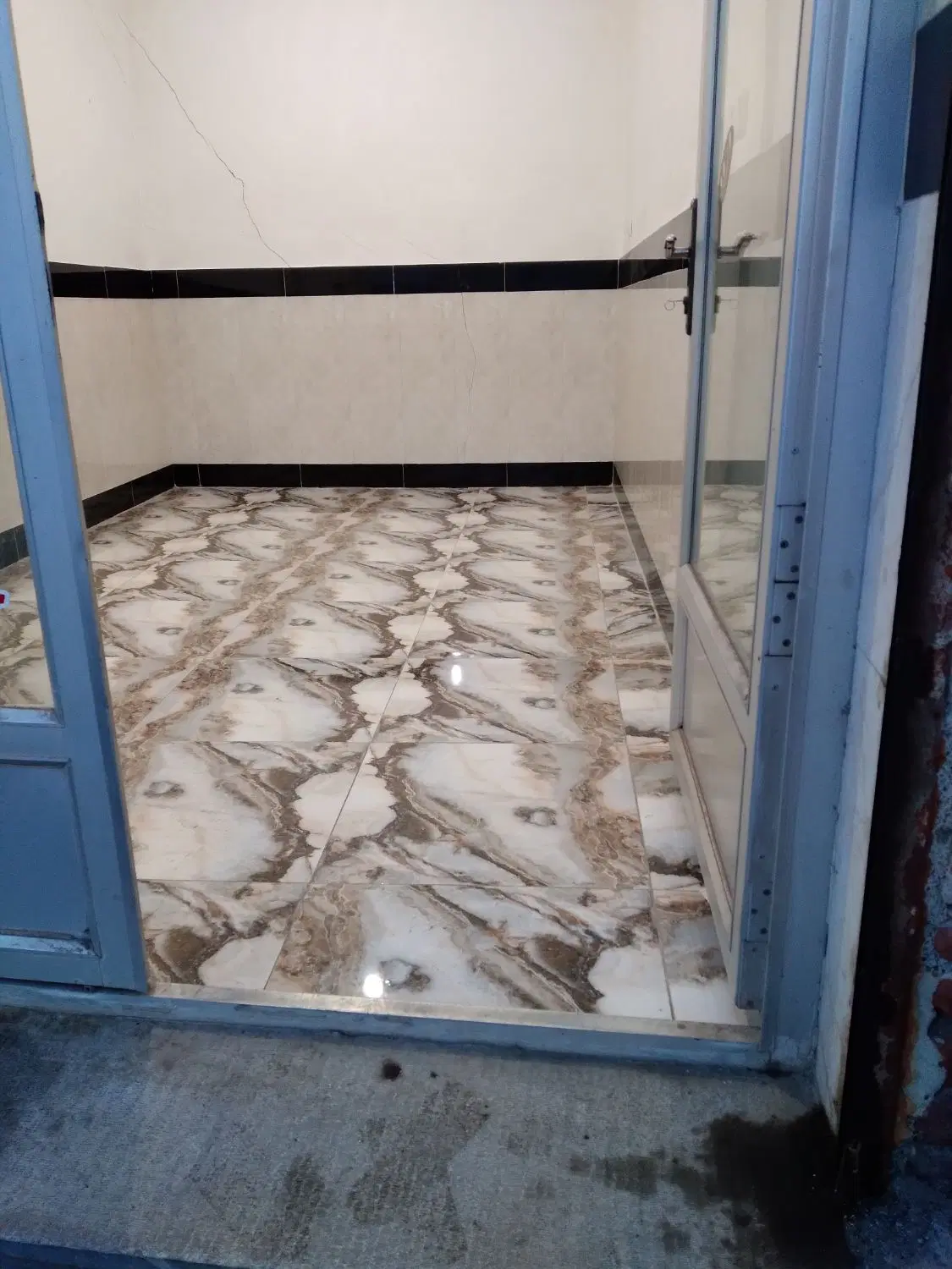 اجاره مغازه در خیابان اصلی
