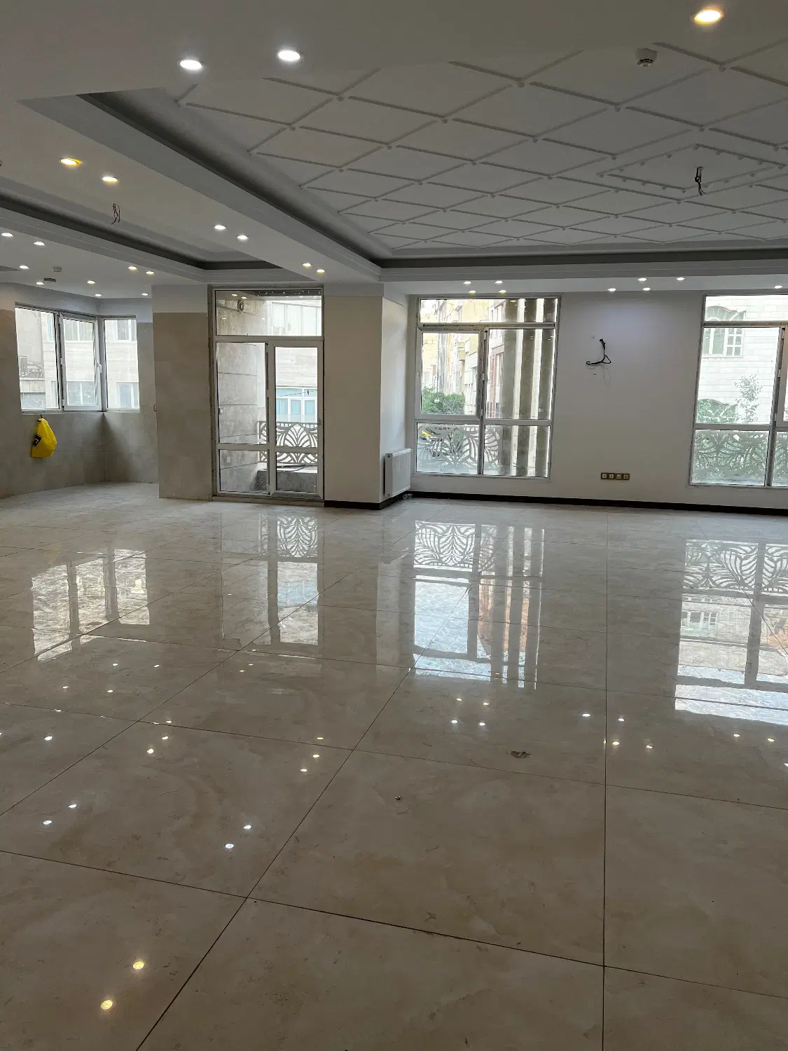 اپارتمان۱۷۳متری یکم نیروهوایی کلید نخورده