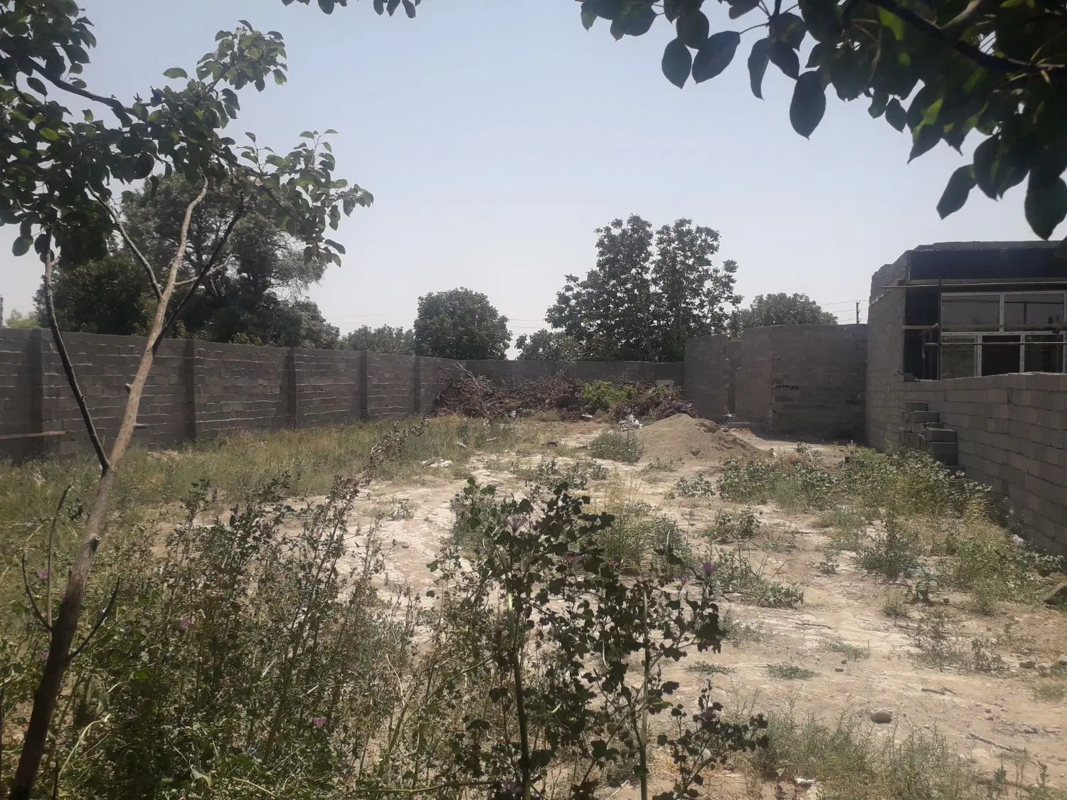 باغچه چهار دیوار  با امکانات