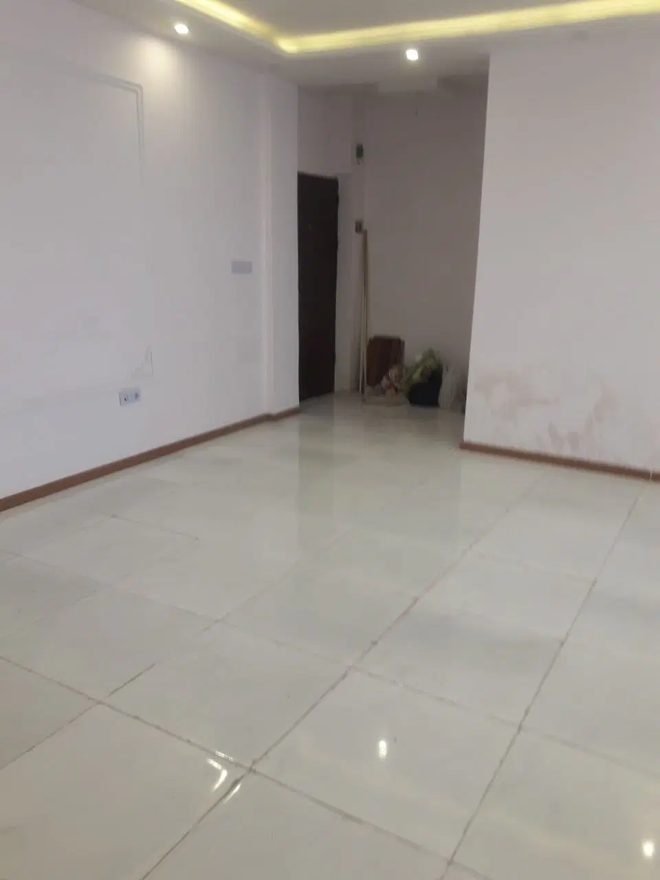 اپارتمان ۸۹ متری بازسازی شده همکف