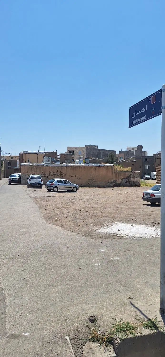 خانه ویلایی نزدیک خیابان اصلی