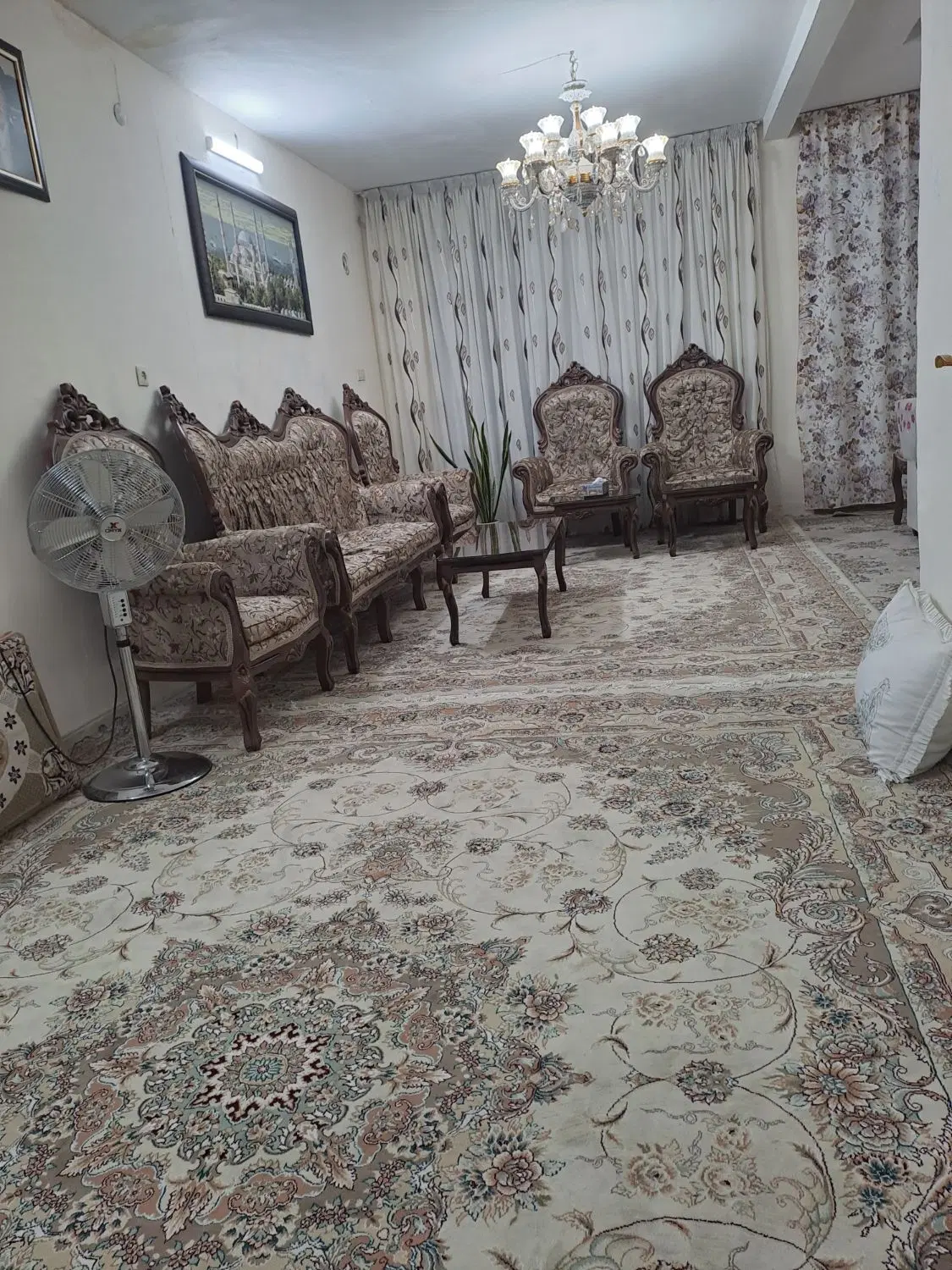 ویلایی دو طبقه حاشیه خیابان ۲۰متری