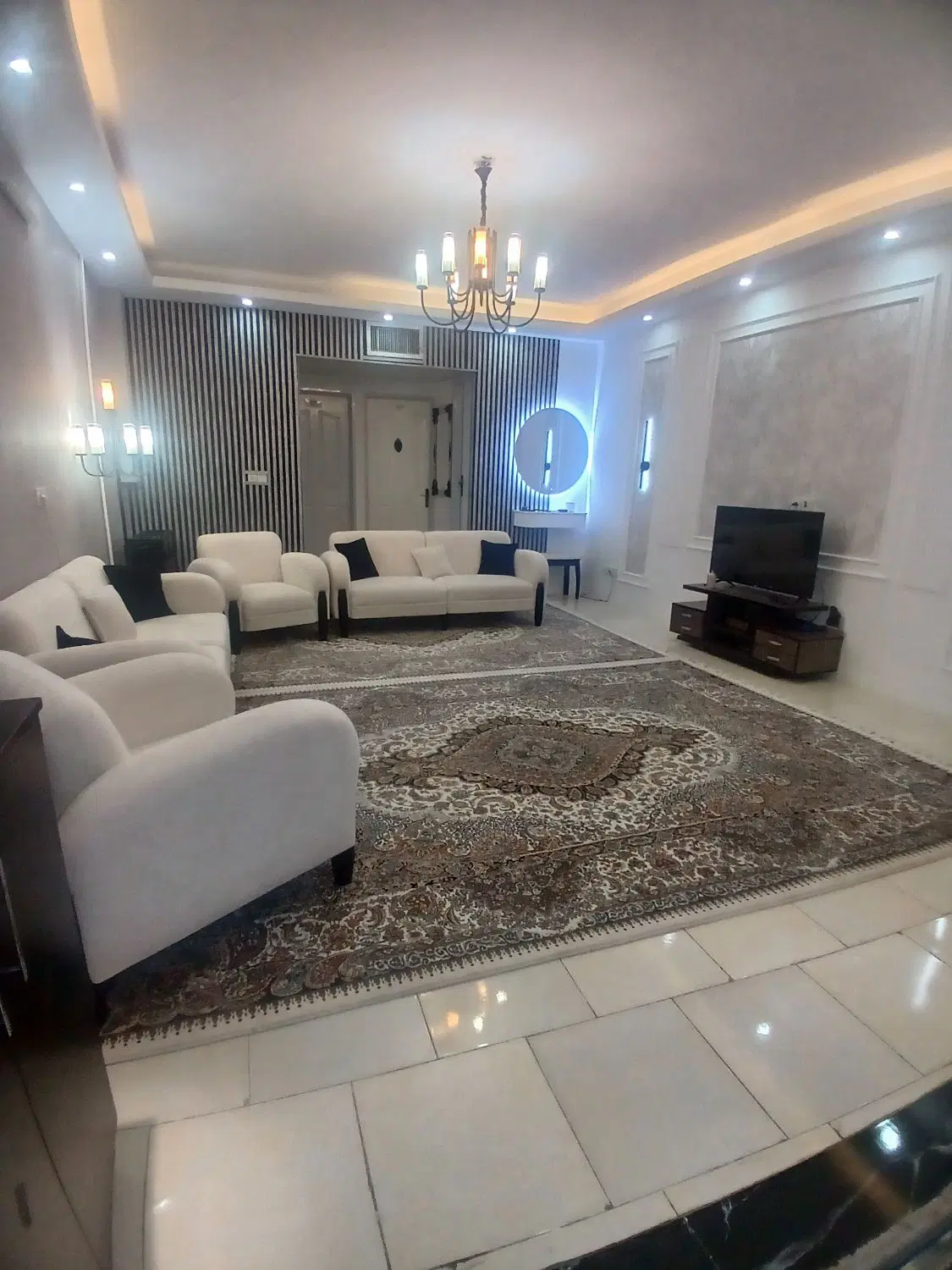 آپارتمان ۸۵ متری طبقه همکف