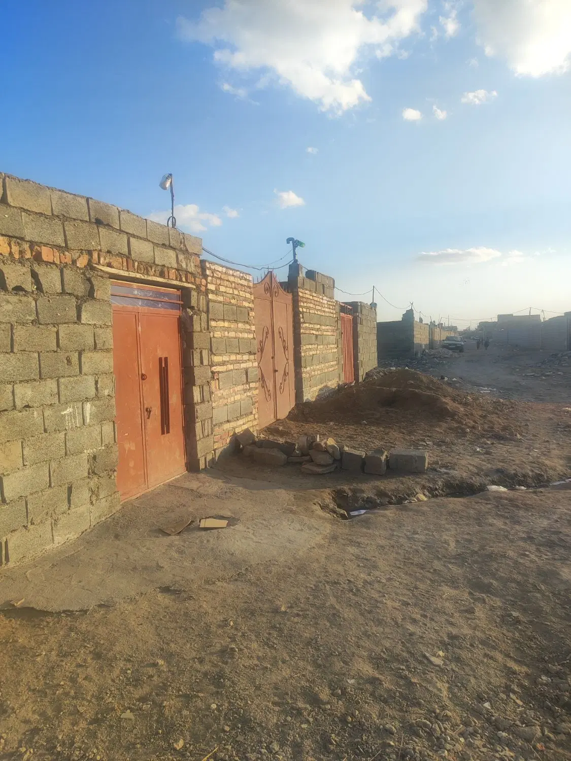زمین 140متری