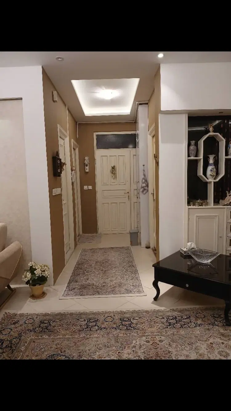 احمدآباد بخارایی ۱۲۰ متر جنوبی طبقه دوم