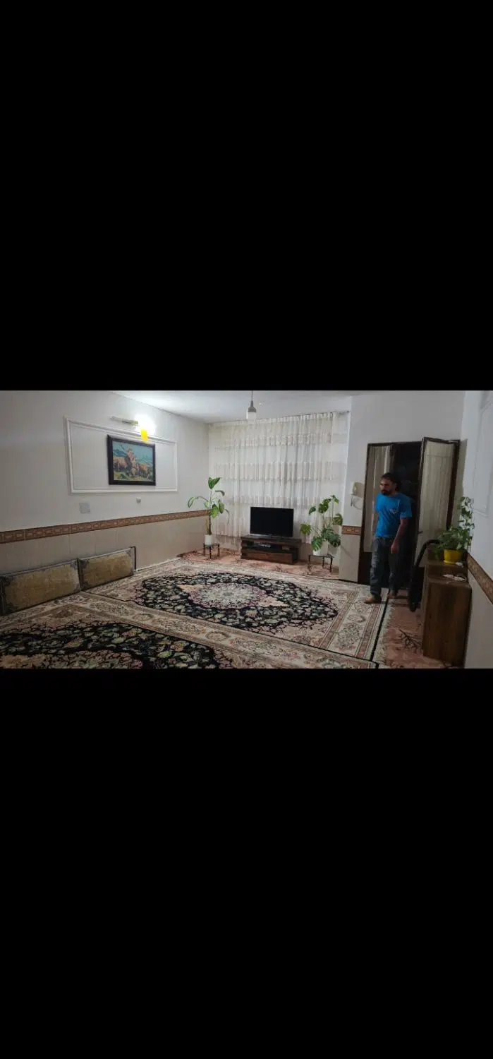 واحد همکف ۱۰۰ متری دو خواب خیابان کشاورز
