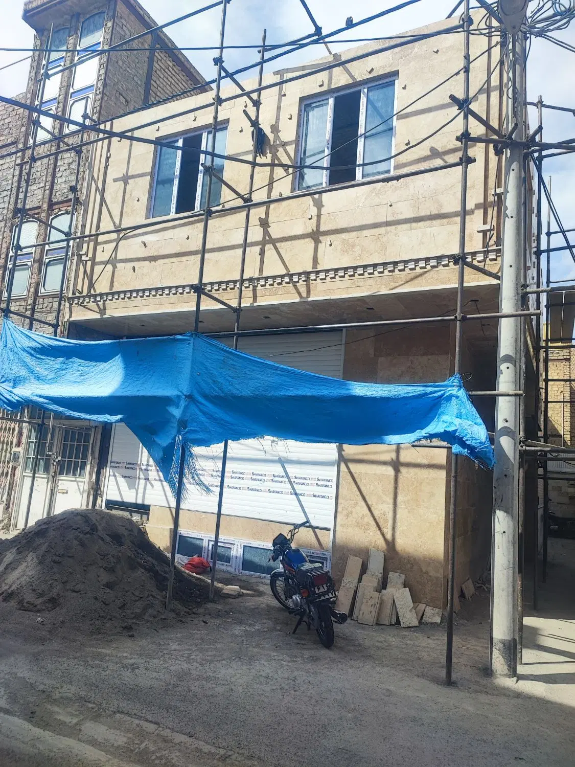 خانه هفت تیر تجاری مسکونی