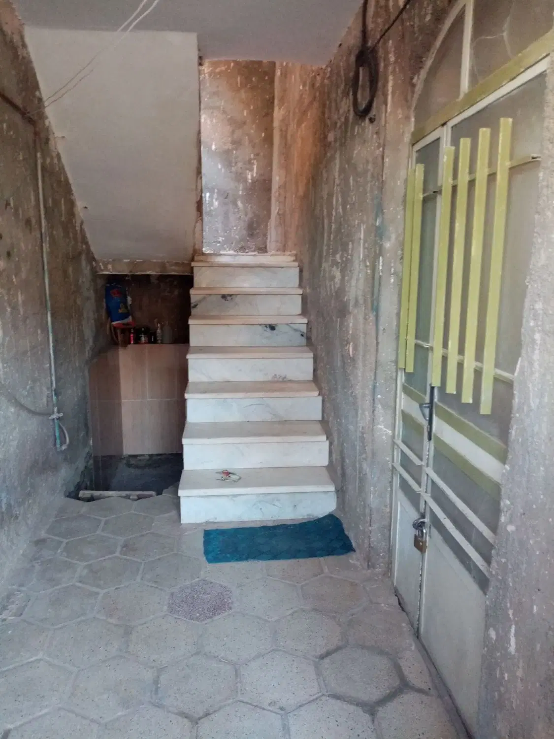 فروش طبقه بالا
