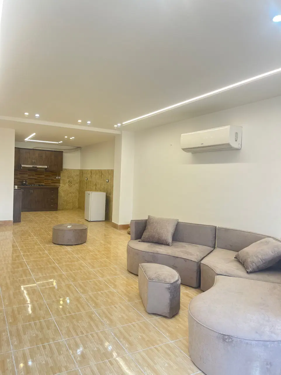 فروش آپارتمان_ 92 متری_گلستان 11