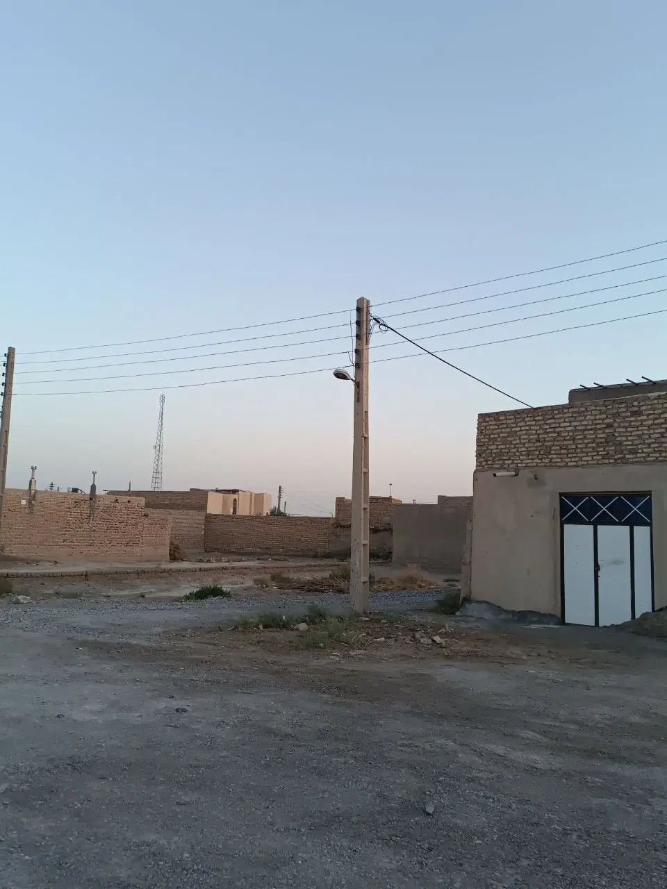 زمین فروشی