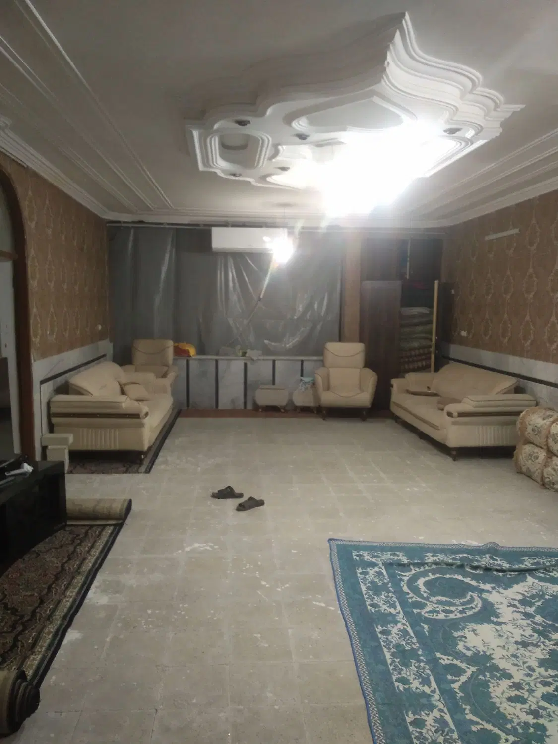 یک طبقه از دوطبقه ویلایی را مستقل زیبا شهر