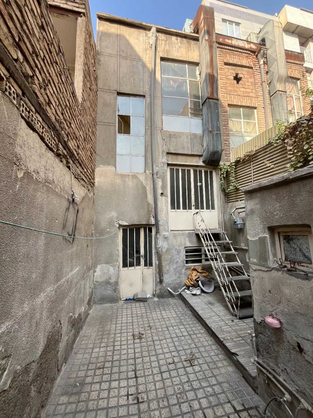 خانه ویلایی حیاط دار