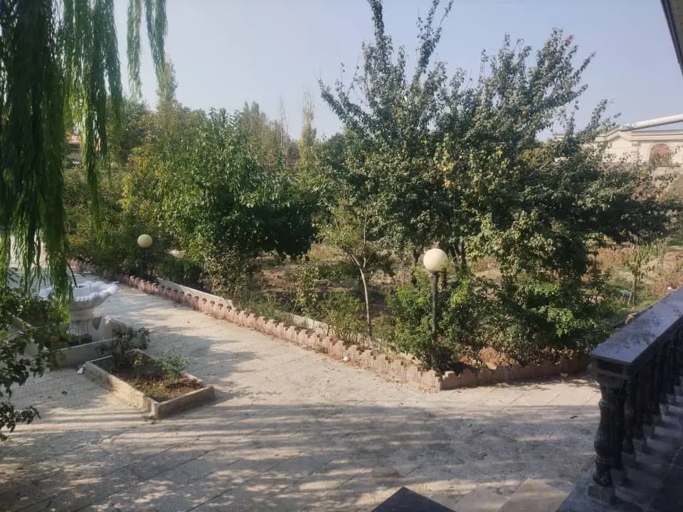 فروش ویلا ۵۰۰ متری چمن مهرشهر