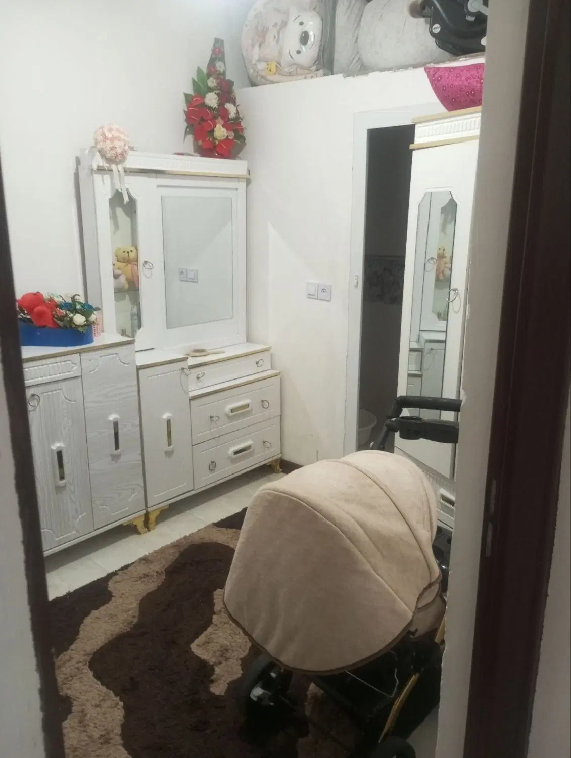 یک واحد پنجاه متری یک خوابه فول امکانات