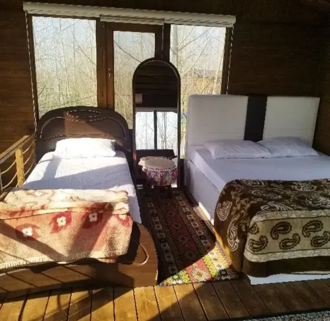 کلبه ی گرم از جنس چوب