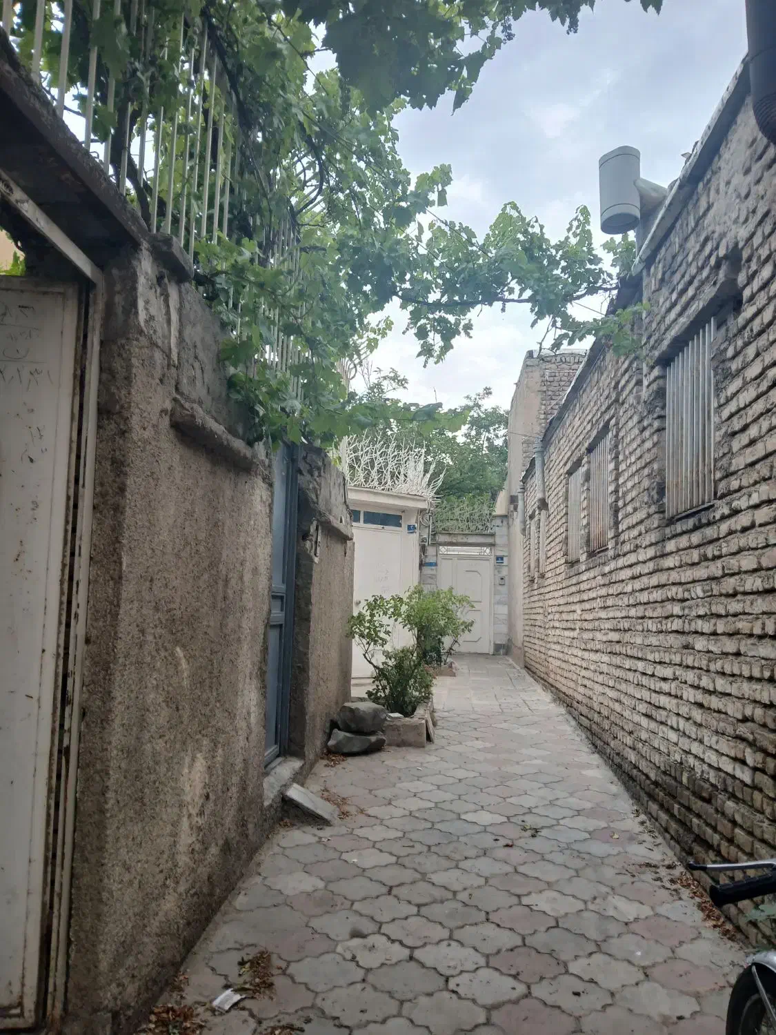 اجاره خانه کلنگی دربست۱۰۰ متری