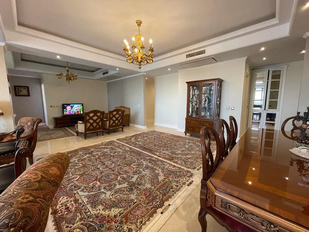 ۲۰۰متر۳خواب_اقدسیه گلزار_۲پارکینگ_استخر_لابی من