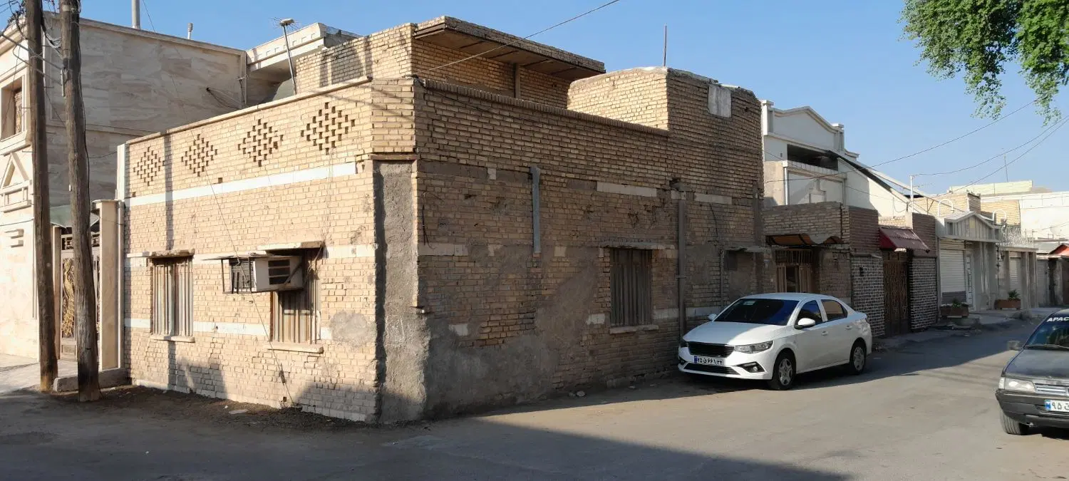 فروش منزل مسکونی بهار۳۲ نبش فرعی پروانه