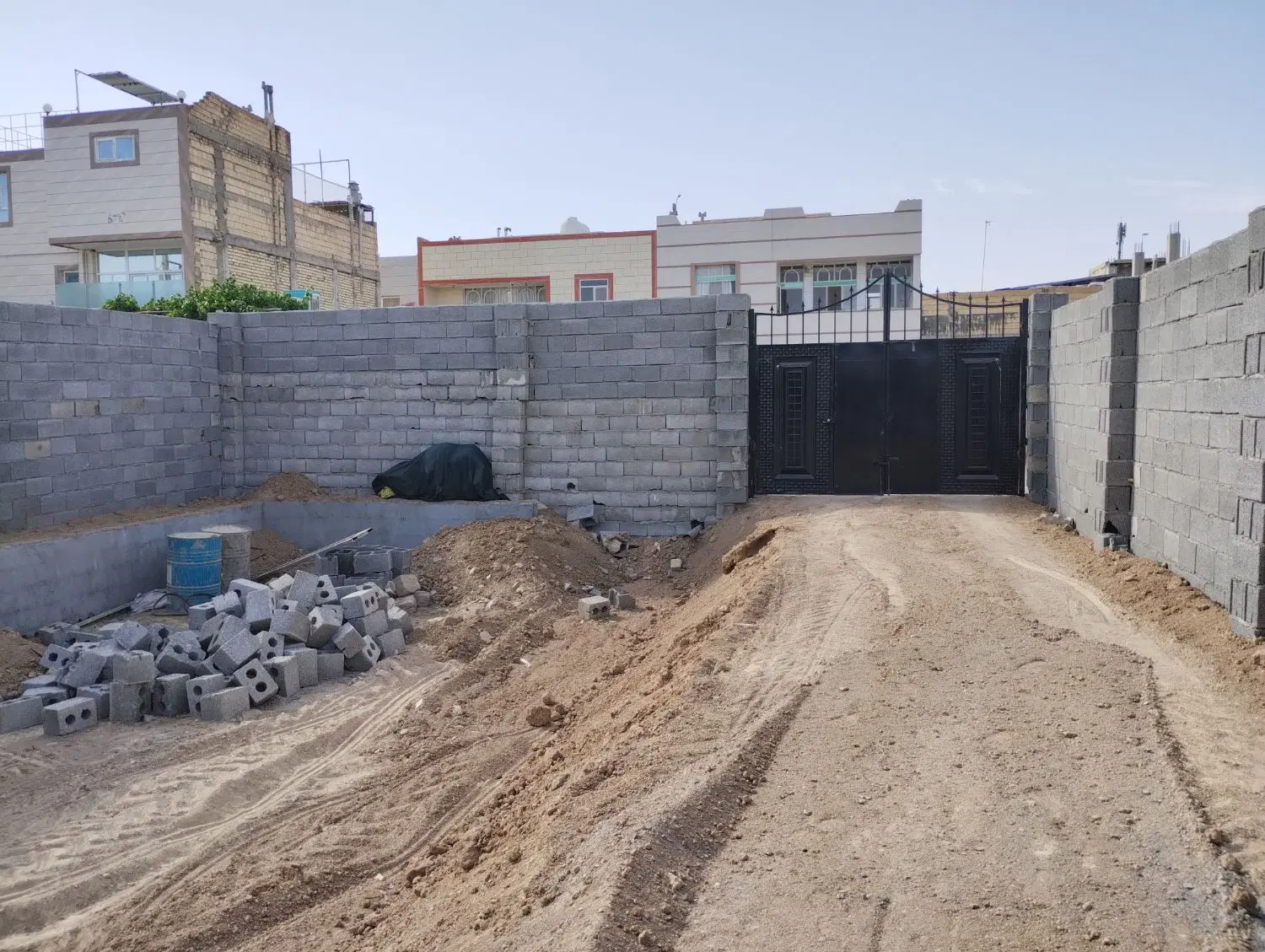 خانه باغ سفت‌کاری در قلعه سفید