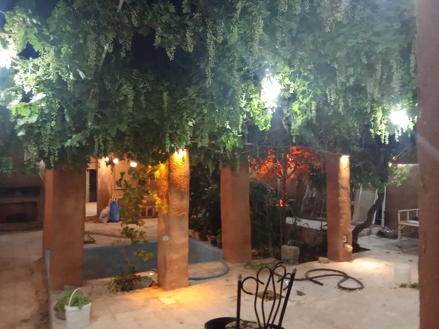 درودفروش خونه باغچه