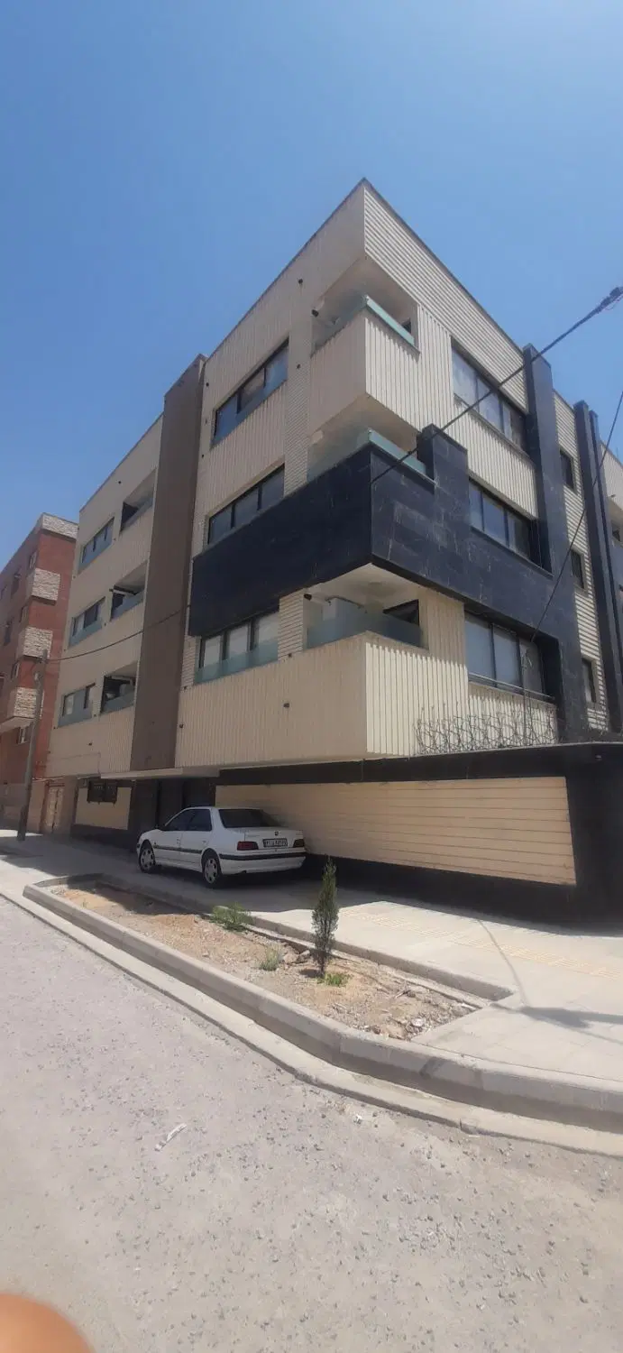 آپارتمان ۹۵ متری جنوبی از دوطرف نوردوخوابه