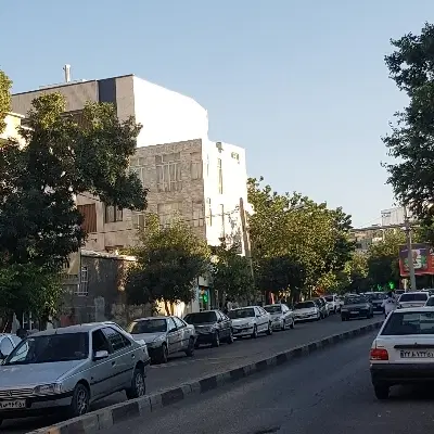 مغازه ۴۰ متری . شریف آباد