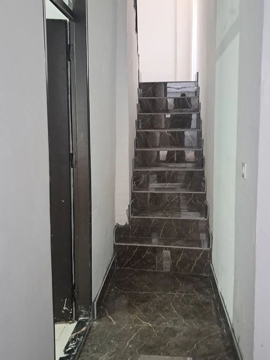 خانه ۵۲ متری طبقه اول بازسازی کامل
