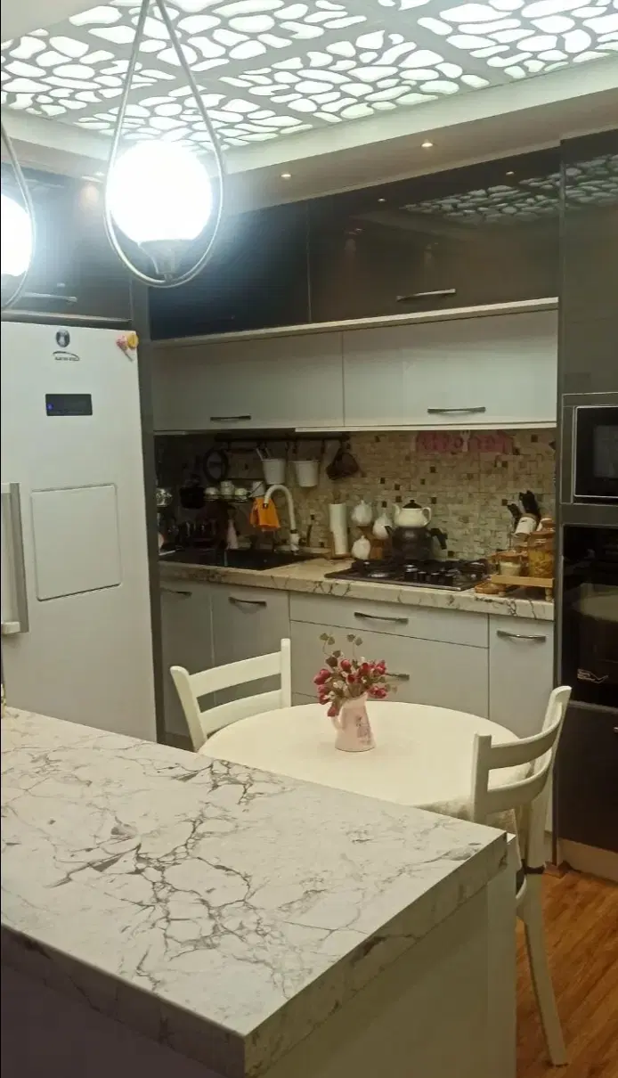 دیلمان _ ۹۳ متر_ آسانسور_پارکینگ اختصاصی