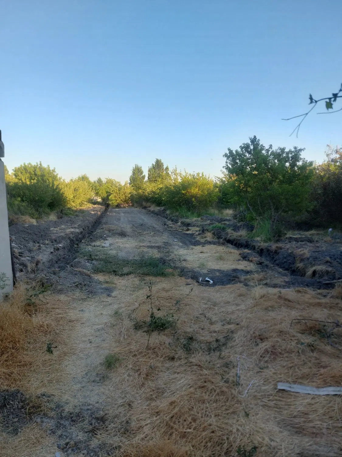 زمین ۹۰۰ متر جاده سنتو روستای شاهین آباد بر آسفالت
