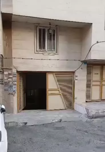 یک واحد منزل دربست ،حیاط وباغچه وپارکینگ اختصاصی