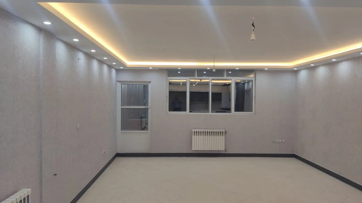آپارتمان دوخوابه باهنر شمالی