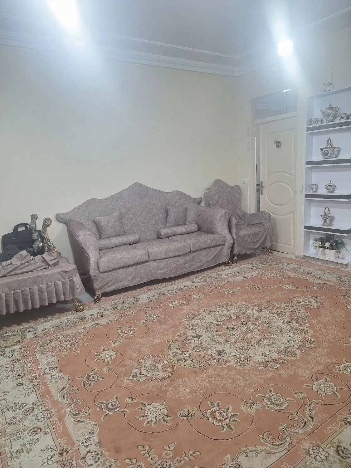 حیاط دربست در بارنج متراژ ۵۵ متر