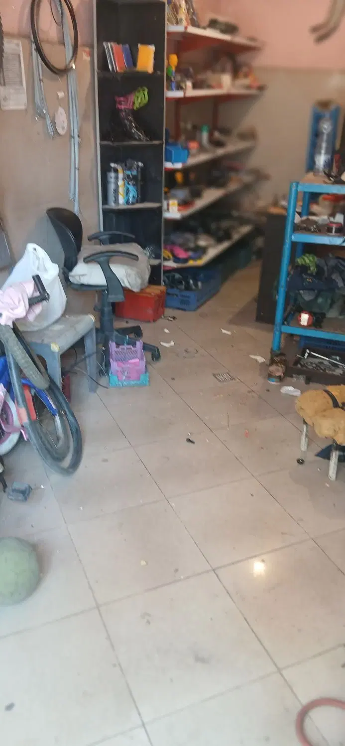 19 متر مغازه تجاری با آب وبرق وگاز وسویس بهداشتی