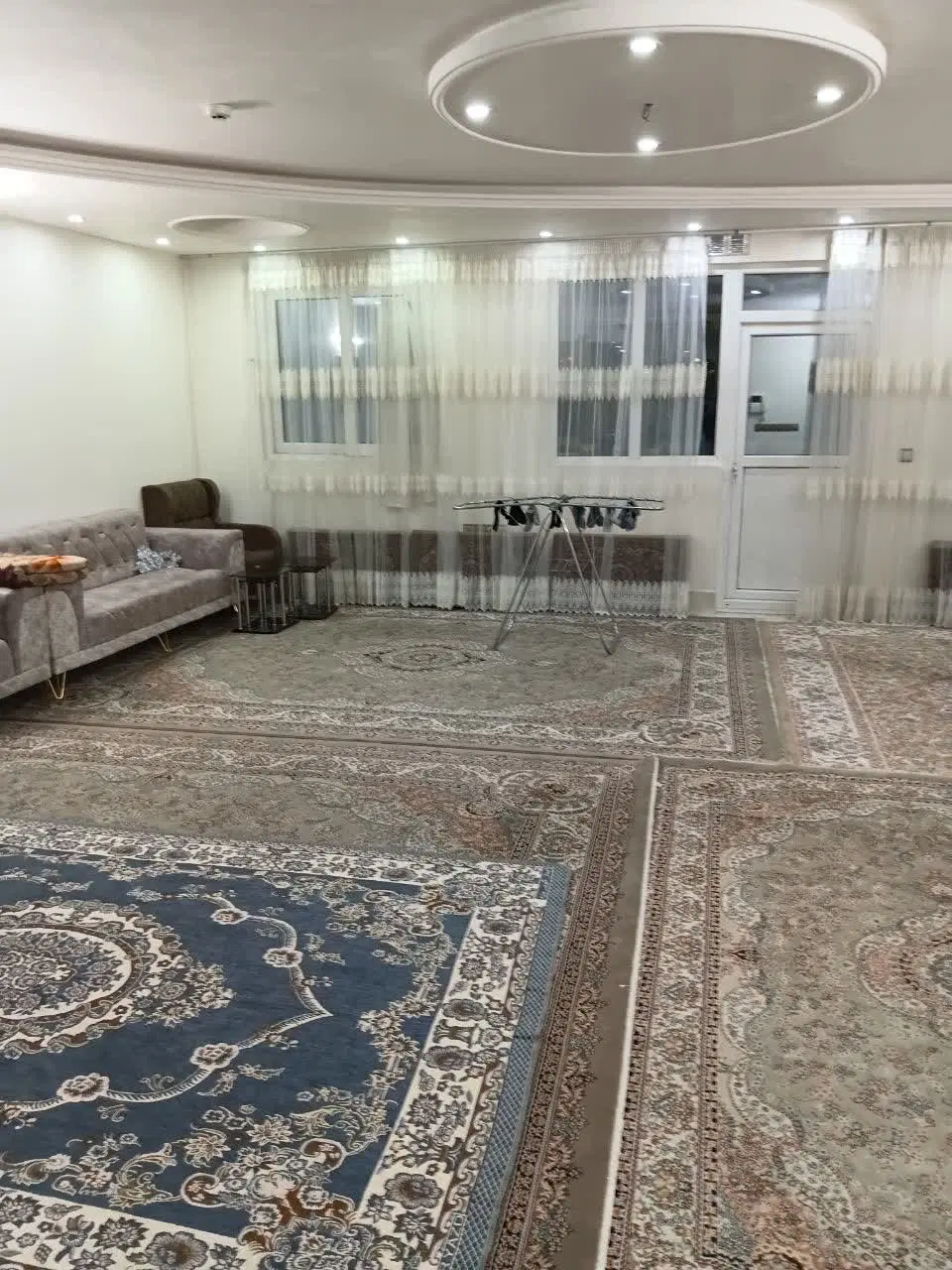 آپارتمان تک واحدی