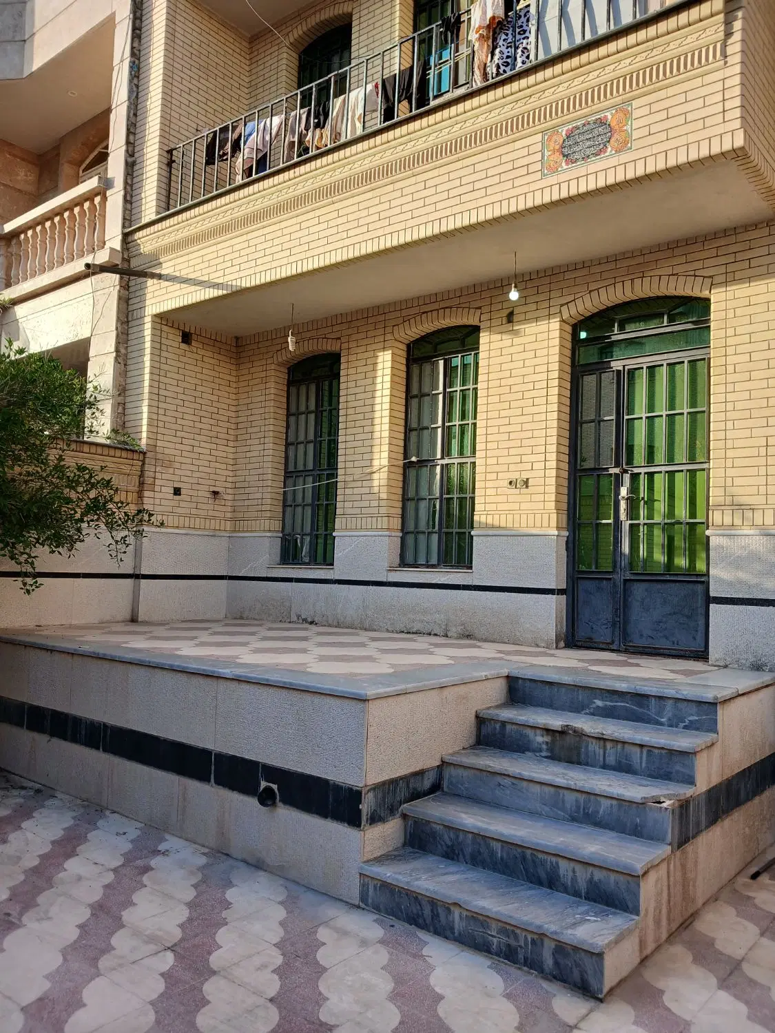 منزل ویلایی ۲ طبقه،تخت،درب از حیاط