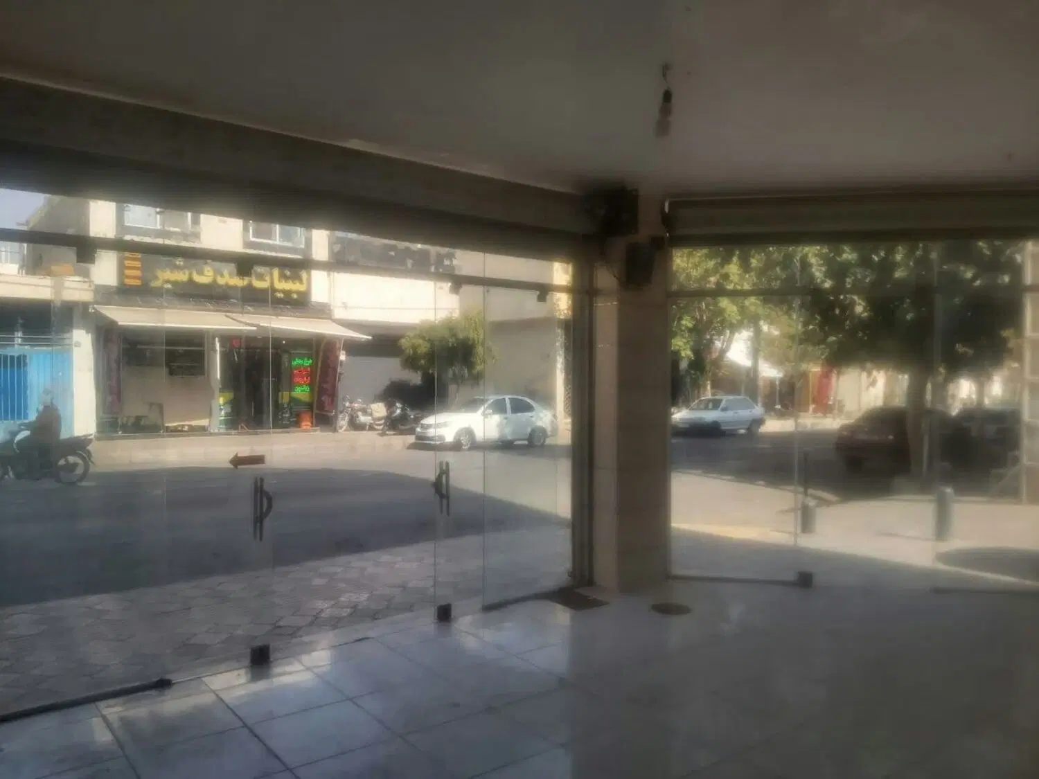 اجاره و یا فروش مغازه تجاری ۴۰ متری تجاری